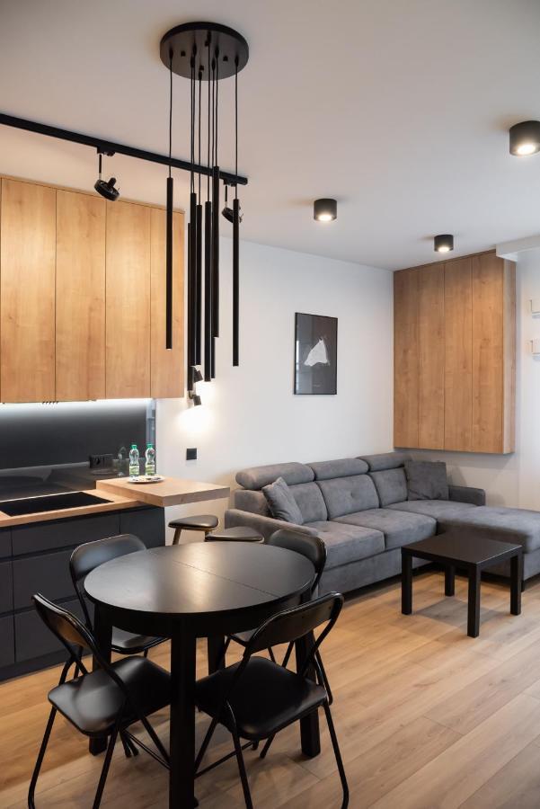 Zoliborz Obsidian Apartment Warsaw